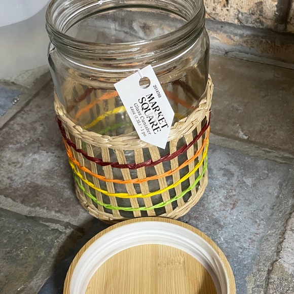 Market Square glass Jar w/ wood Lid - Picture 4 of 7